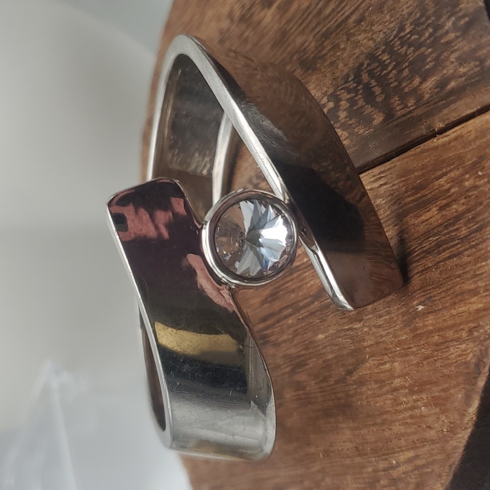 B2120 hinge solitaire equestrian motif bracelet stunning collectible